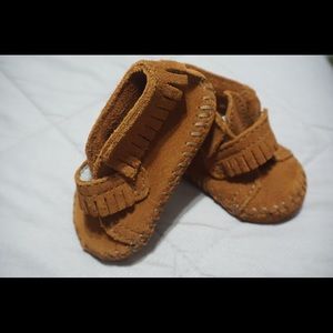 Minnetonka Infant moccasins